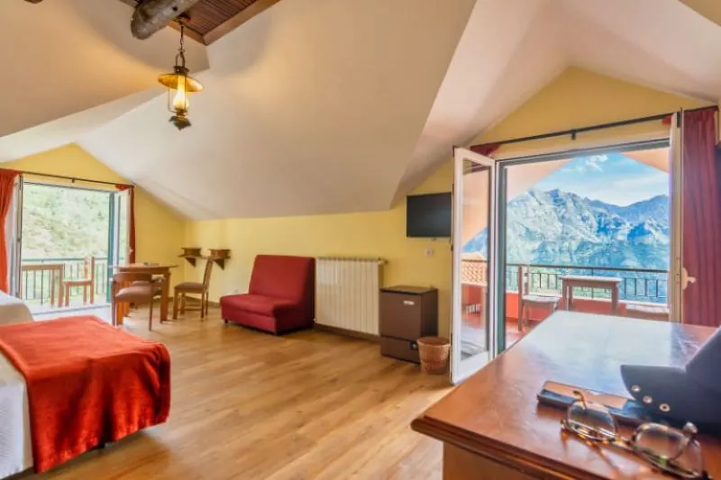 Twin mit Balkon / Bergblick